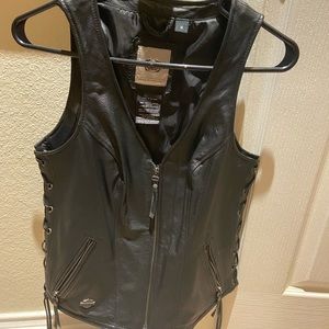 Women’s Harley Davidson leather vest. Size Medium